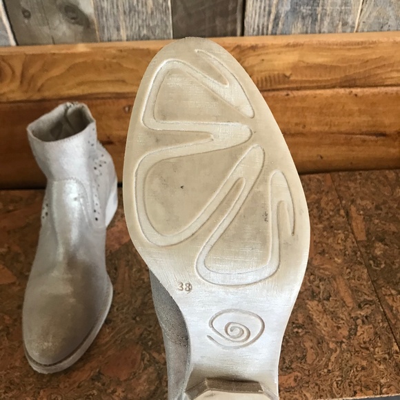 KHRIO Ankle Boots - Picture 5 of 5